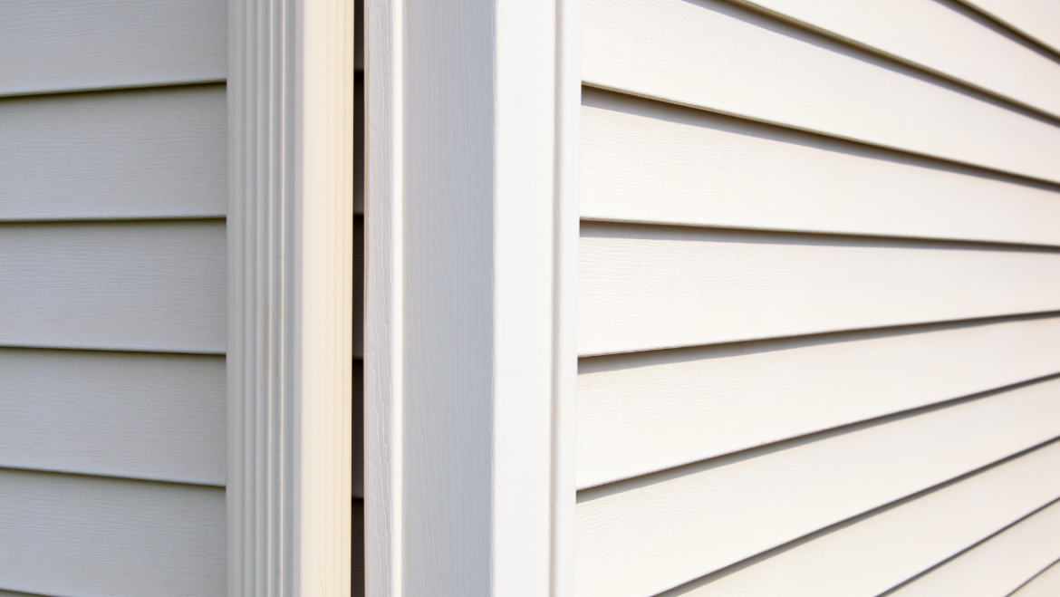 DIY Vs Professional Vinyl Siding Upgrades – What To Choose and Why?